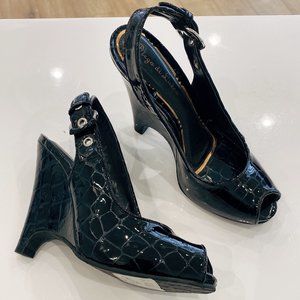 BEAUTIFUL SHINY HEEL SANDAL - NEW